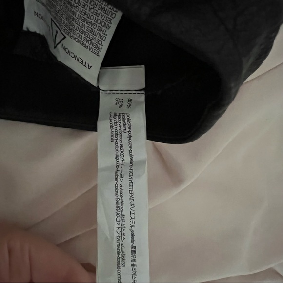 Premium snake skin faux leather mini skirt in black size small- Zara - Picture 6 of 7